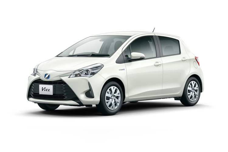 Toyota Vitz Hybrid 2019 Crystal Pearl | Island Drive Inc.